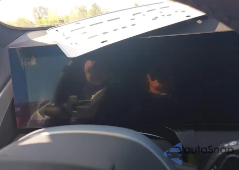 2025 BMW X3 30 xDrive z USA, uszkodzony, nr VIN 5UX53GP01S9132645